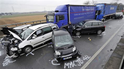 Horror Crash Auf Deutscher Autobahn Oe24 At