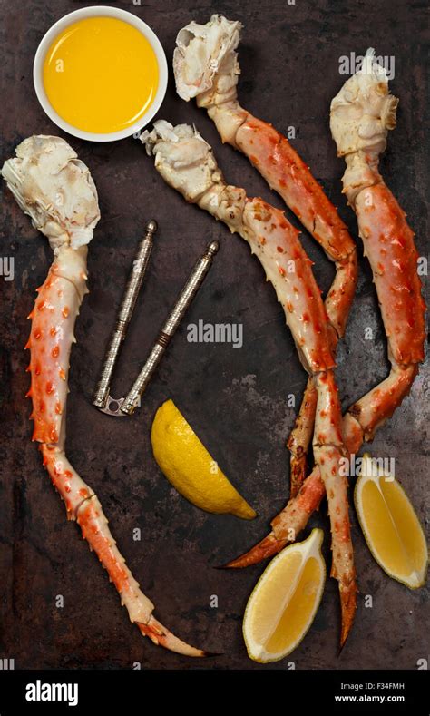 Snow Crab Legs Stock Photo - Alamy