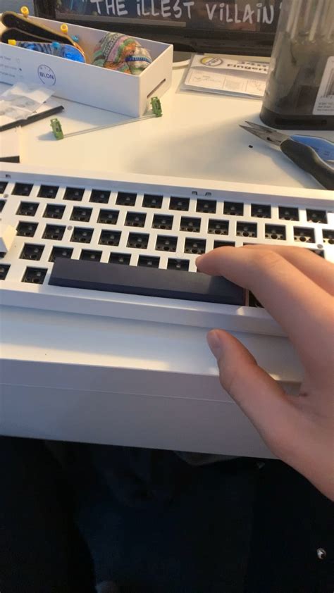 Need help with spacebar getting stuck : r/MechanicalKeyboards