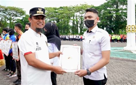 Serahkan 136 Sk Pns Dan Cpns Lulusan Ipdn Gubernur Sulsel Jaga