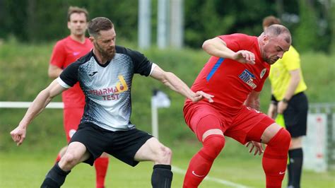 Spannender Abstiegskampf In Der Fu Ball Gruppenliga Frankfurt Ost Geht