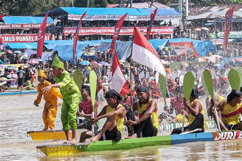 Siaran Pers Menparekraf Festival Pacu Jalur Taluk Kuantan