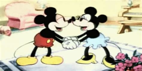 Mickey Mouse And Minnie Mouse Kissing