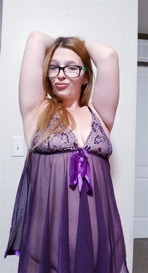 Stoner MILF Stretch Mark Hot Mombod Looking To Have Some Fun Added More Content Lewd