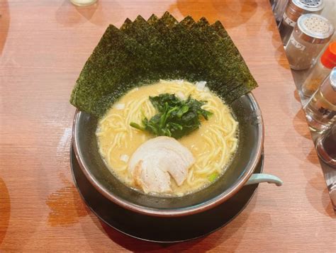 『ラーメン醤油海苔増し』横浜家系ラーメン 鶴乃家 広島緑井店のレビュー ラーメンデータベース