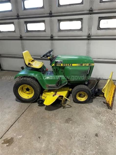 John Deere 212 Lawn Mower With Blade Allsurplus