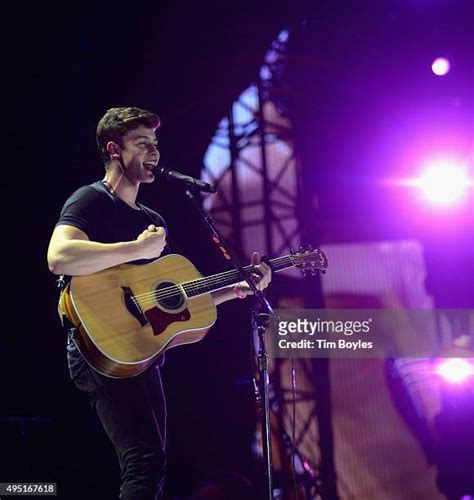 95 Taylor Swift And Shawn Mendes Photos & High Res Pictures - Getty Images