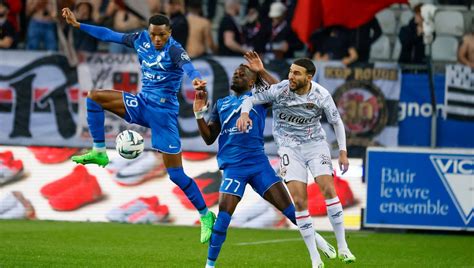 Ligue 2 le GF38 et Guingamp se quittent dos à dos au stade des Alpes