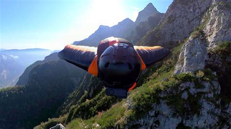 Incidente Con La Tuta Alare In Trentino Schianto Contro Le Rocce