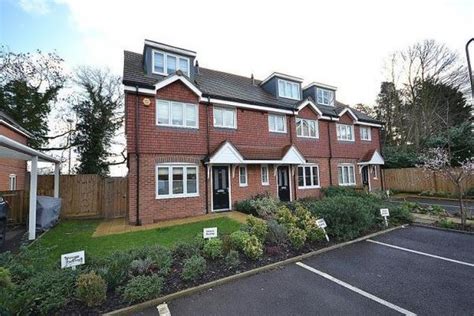 Property Valuation 41 Swansmere Close Walton On Thames Elmbridge