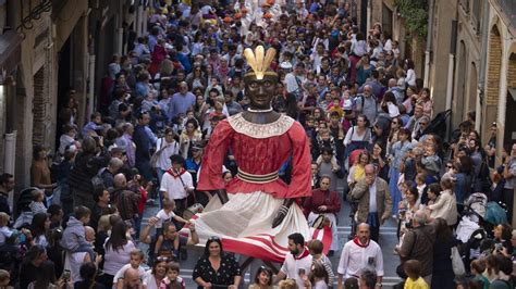 La Comparsa De Gigantes Sale Este Viernes Por La Tarde Por El