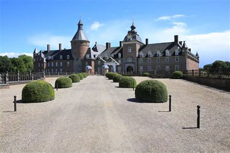 Анхольт (Burg Anholt) — дворцовый комплекс на воде