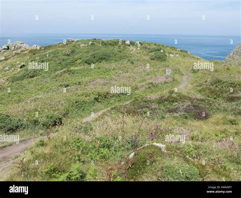 Iron age hill fort uk hi-res stock photography and images - Alamy