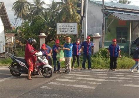 Dpd Fordayak Katingan Bagikan Takjil Gratis Kepada Pengguna Jalan