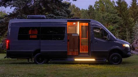 ARV Presenta Una Mercedes Benz Sprinter Camper Personalizada