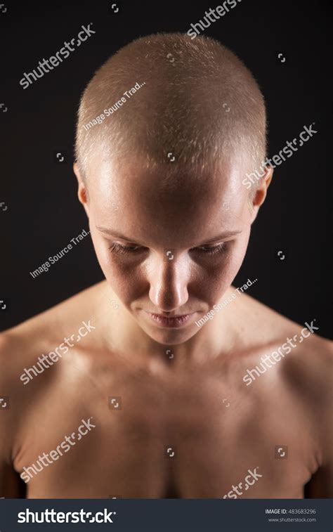 Nude Woman Shaved Head ภาพสตอก 483683296 Shutterstock