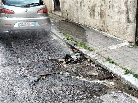 Reggio Calabria Dopo La Riparazione Nuova Copiosa Perdita Di Acqua In