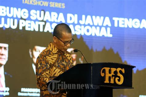 Ceo Tribun Network Dahlan Dahi Memberi Sambutan Foto