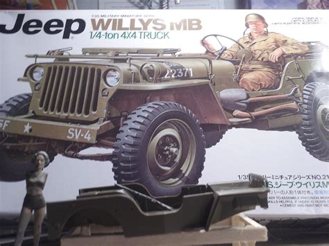 Us Willys Mb Jeep Plastic Model Military Vehicle Kit 135 Scale