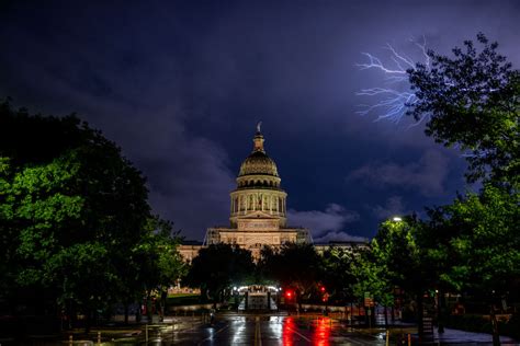 Texas State Lawmaker Faces House Expulsion For Having Sex With Year Old Intern The Week