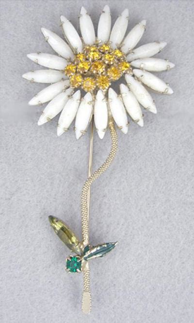 Weiss Flower Brooch Garden Party Collection Vintage Jewelry