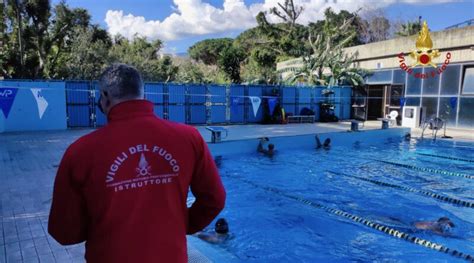 Messina Si Concluso Il Corso Di Salvamento A Nuoto Per Vigili Del