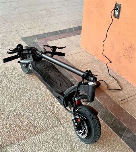 Best Long Range Electric Scooters 20 80 Miles August 2021