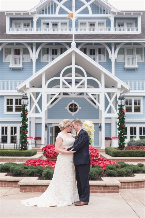 Christmas Holiday Themed Wedding At Disney S Boardwalk And Sea Breeze