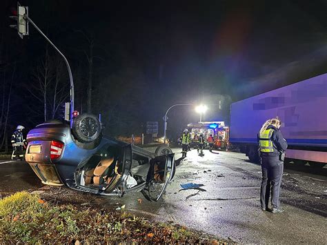 Drei Verletzte Bei Schwerem Lkw Unfall Im Kreis G Tersloh Vermisster