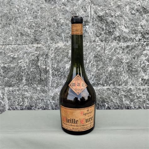 Vieille Cure Liqueur De L Abbaye De Cenon Rouge B 1950s 75cl