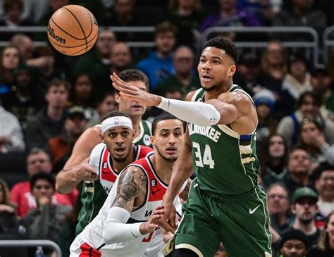 Giannis Antetokounmpo (career-high 55) leads Bucks past Wizards