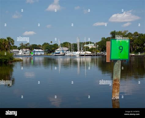 Waterfront Mansion Hi Res Stock Photography And Images Alamy