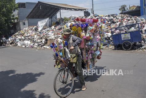 Pemberhentian Status Darurat Sampah Bandung Raya Republika Online