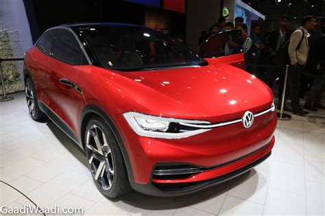 Volkswagen Unveils I D Crozz Electric Suv Concept At Auto Expo