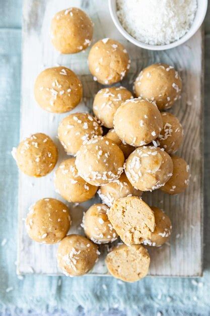 Caramelos de garbanzos y mantequilla de maní bolas energéticas postre