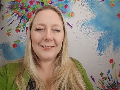 5 tips on how to convert your audience to paying client by up-selling