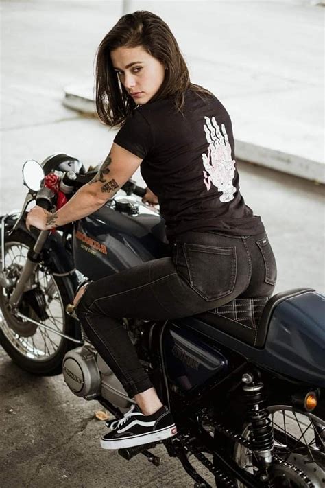 Pin By Richard Hopkinson On Bikers Good Stuff Cafe Racer Girl Biker