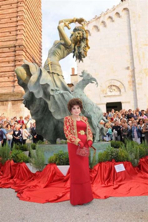 Gina Lollobrigida A Pietrasanta