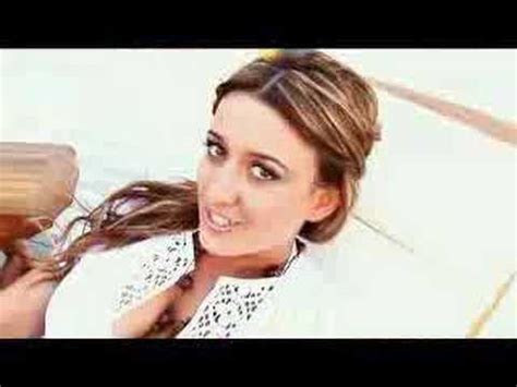 9 Hot Sexy Kirsty Akers Bikini Pics