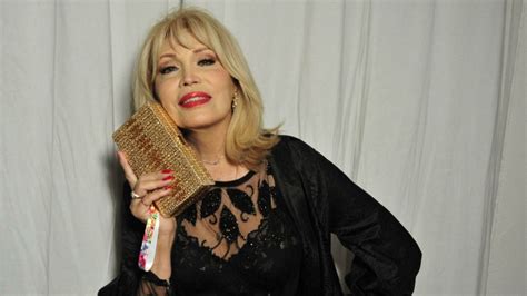 Amanda Lear Raconte Son Histoire Damour Avec David Bowie