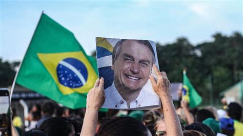 Bolsonaro Acompanha C Rio De Nazar Lula Evita Festa Religiosa