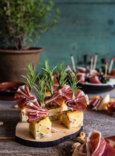 Festliche Tapas mit Serrano Schinken Schnelle Vorspeisen mit Jamón