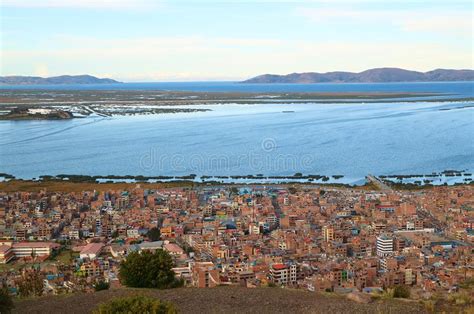 El Lago Titicaca El Lago Navegable Más Alto Del Mundo Y La Ciudad De