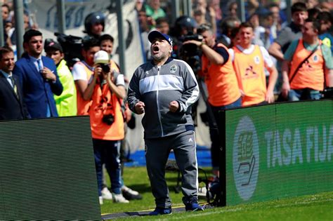 Maradona Perdió En Su Debut Como Entrenador De Gimnasia Futbol Sapiens