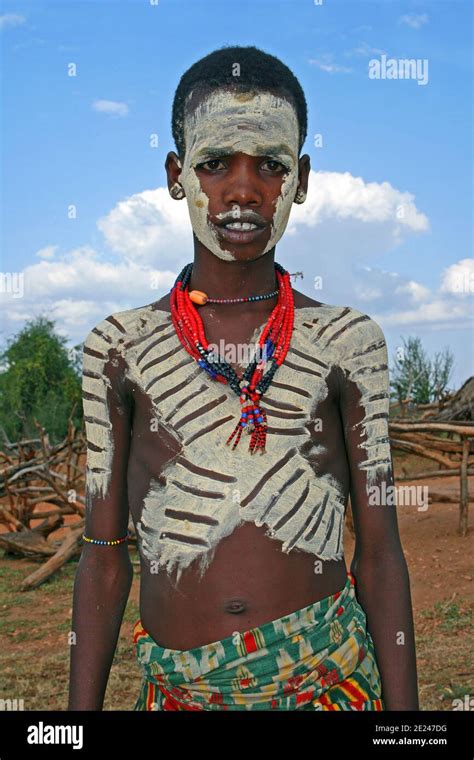 Tribal body painting hi-res stock photography and images - Alamy