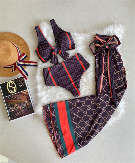 BIQUINI TOP GUCCI HOT PANT Kariocas