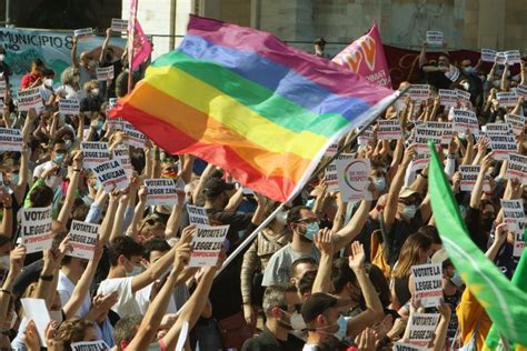 Coppia Gay Aggredita A Palermo Da Una Baby Gang Notizie Ansa It
