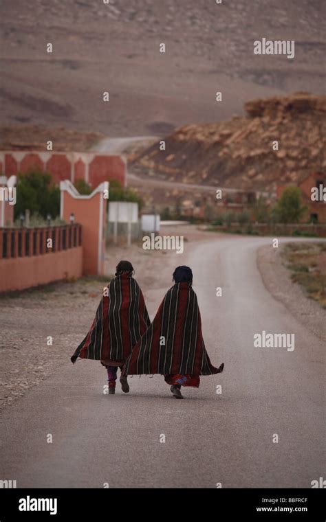 Berbers Woman Lady Hi Res Stock Photography And Images Alamy