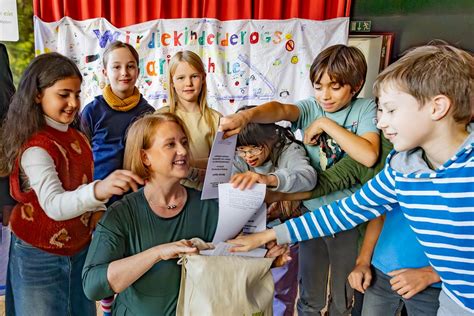 Bmfsfj Kampf Gegen Kinderarmut Lisa Paus Besucht Einrichtungen In Bonn