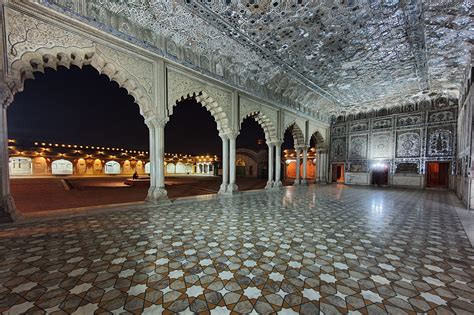 Sheesh Mahal Attic Chamber : An Architectural Marvel